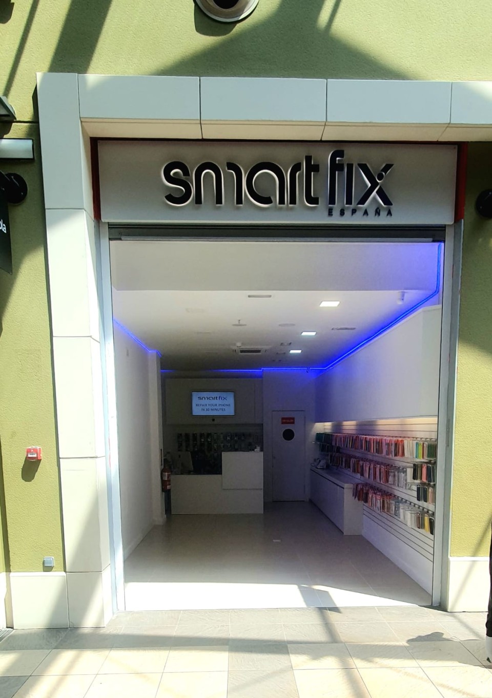 Arreglo de dispositivos electrónicos en Smart Fix