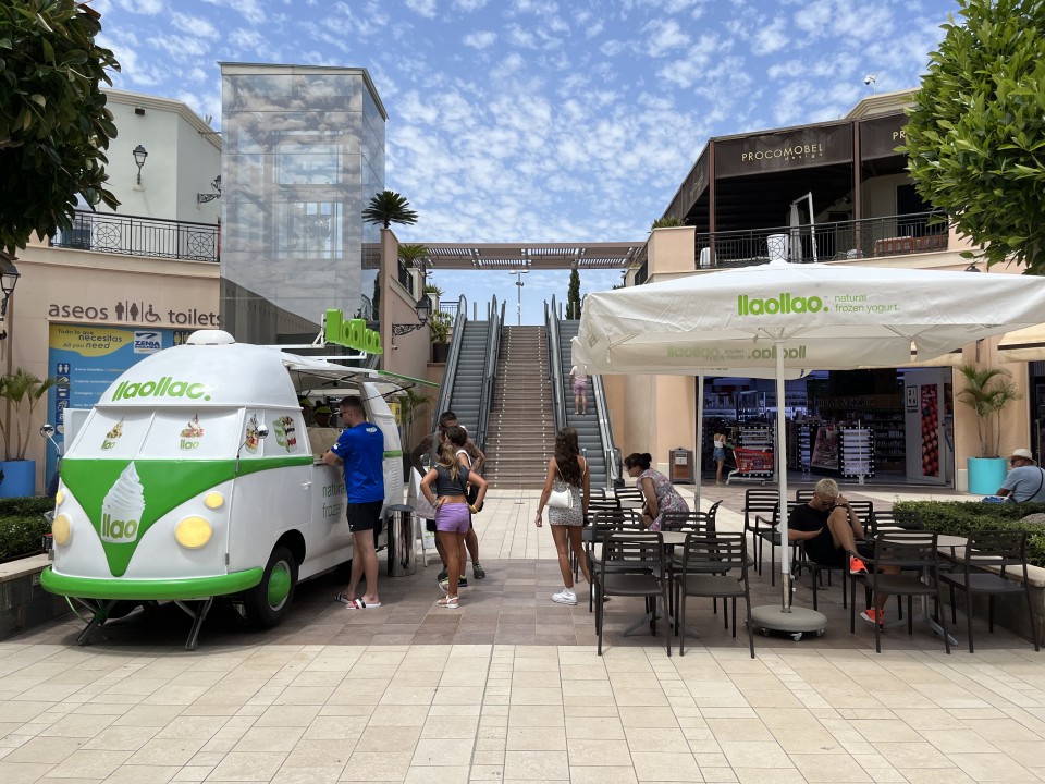 LLAO LLAO