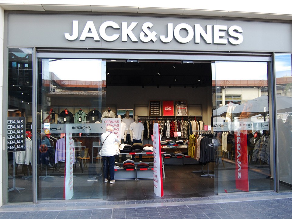 JACK & JONES