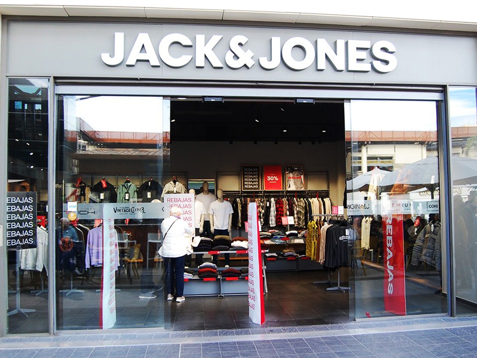 JACK & JONES