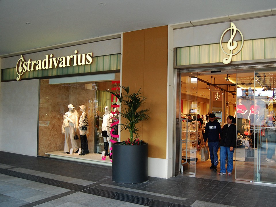 STRADIVARIUS