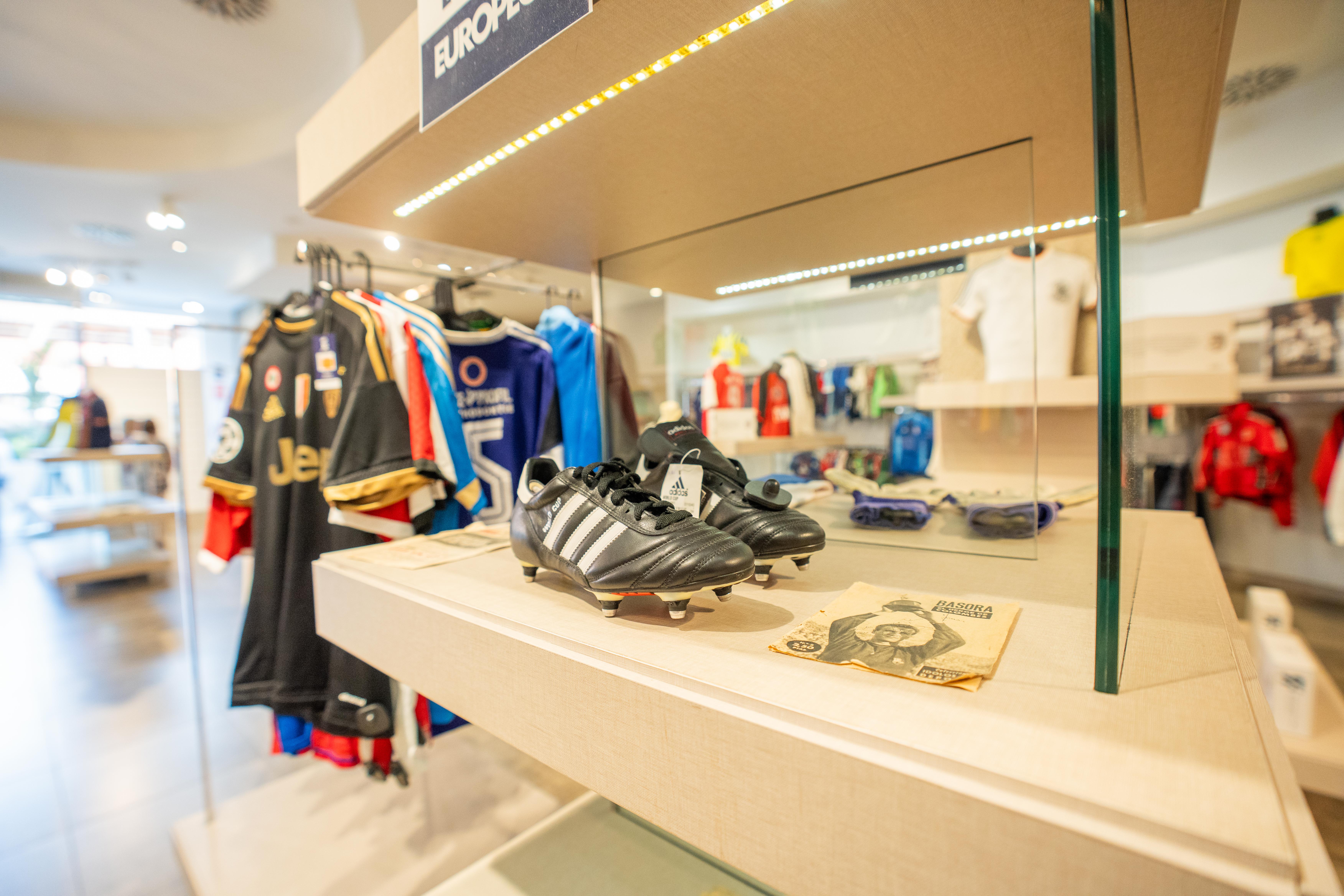 Foto noticia: Ropa Futboleros en La Zenia