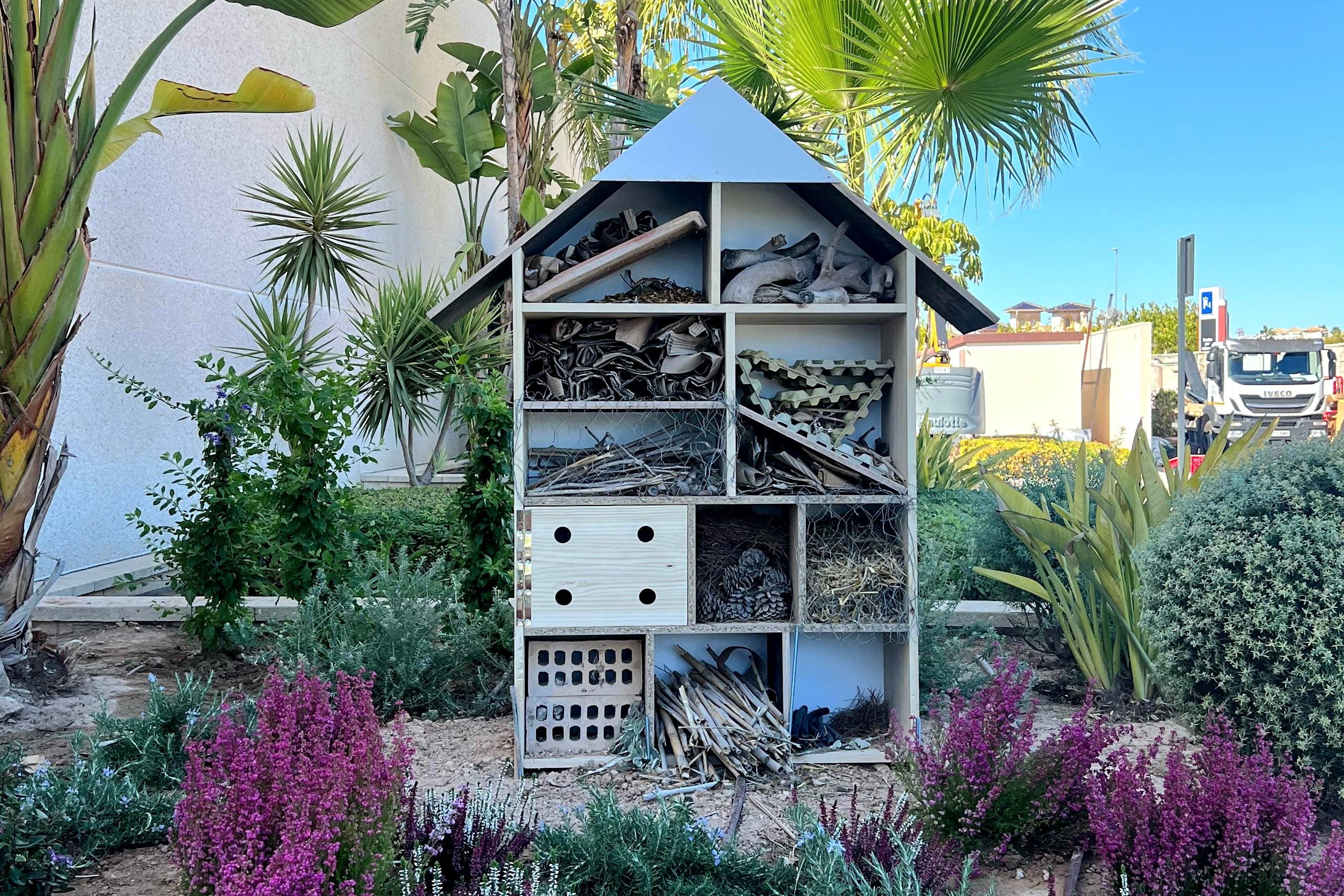 Foto noticia: Hotel de insectos en Zenia Boulevard: