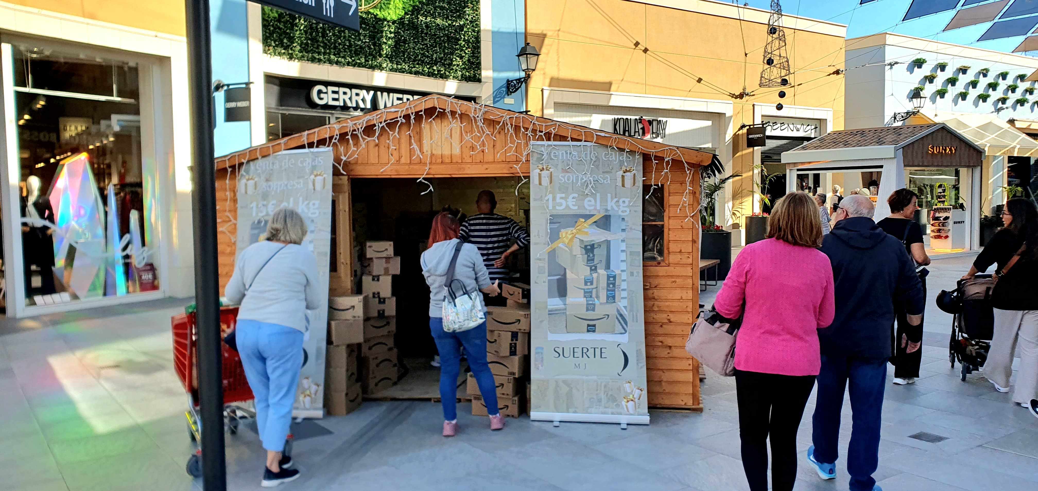 Foto noticia: Descubre el Evento Cajas Mágicas Amazon en Zenia Boulevard