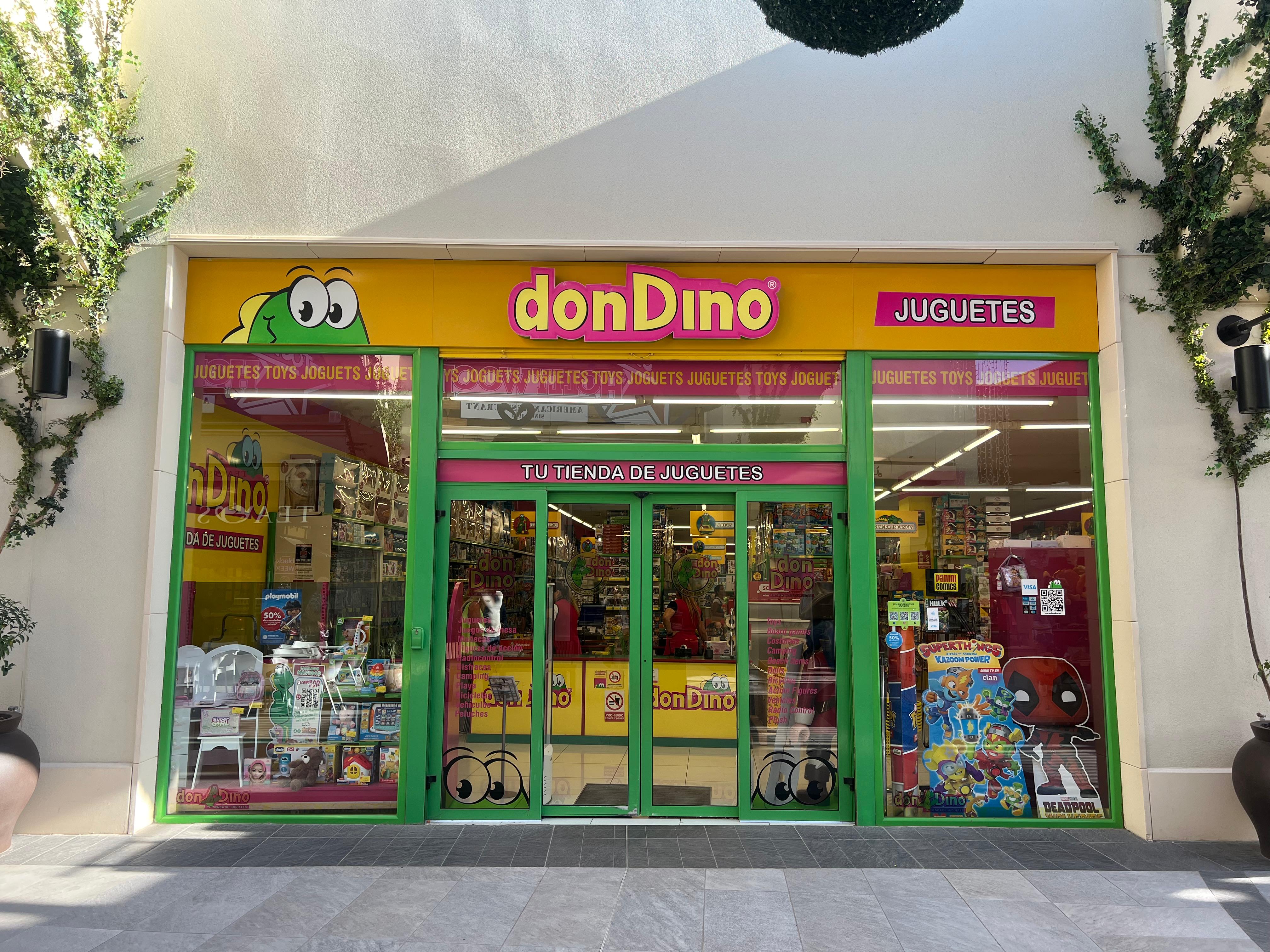 Foto noticia: Recogida solidaria de juguetes en Don Dino Zenia Boulevard
